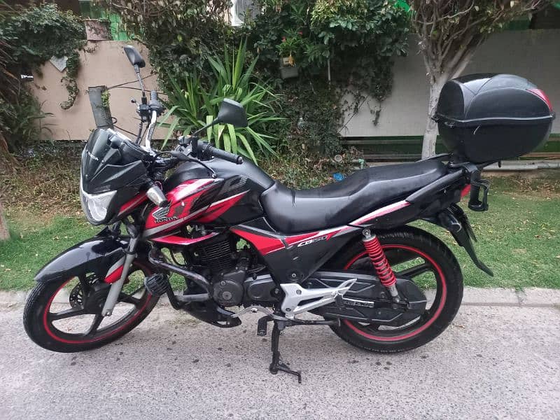 honda cb 150f urgent sale. . 03334988461 2