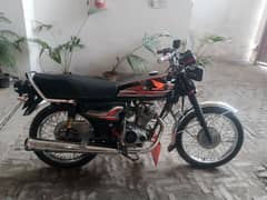 Honda 125 condition 10/10 mukamil ready Kiya hai engine bilkul fit hai