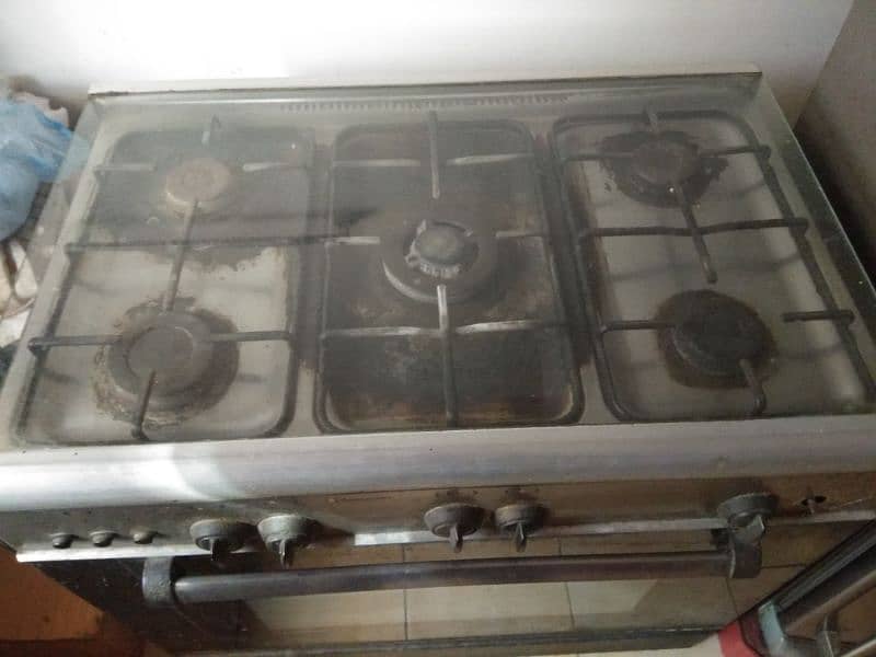 Cooking Range with 5 burners for Sale 1