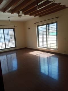 F 8 House Available For Rent 0