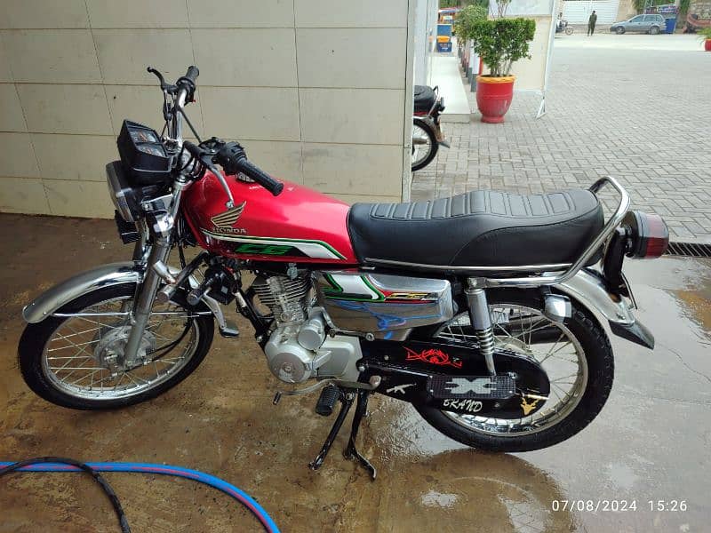 Honda 125 special edition 2023 sulf start 1