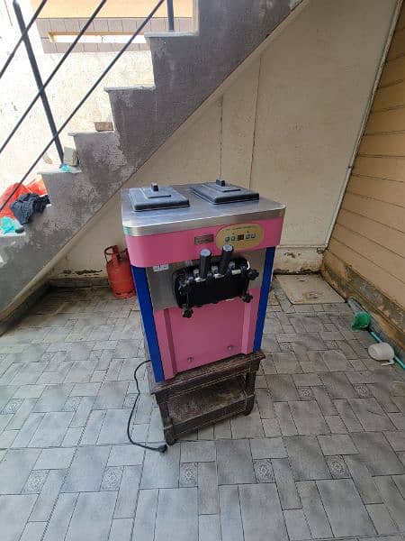 Ice Cream Machine Brand New Condition 5