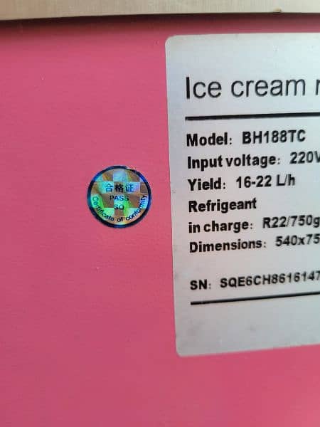 Ice Cream Machine Brand New Condition 8