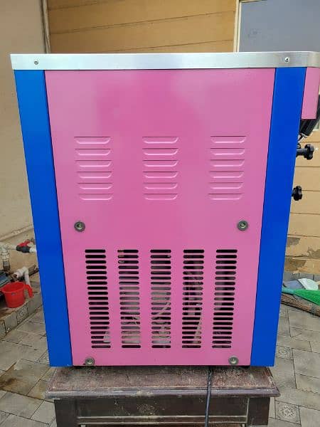 Ice Cream Machine Brand New Condition 9