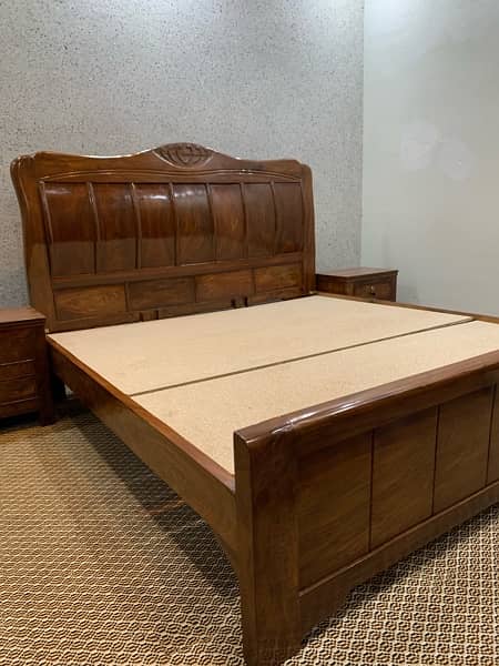 seesham solid wood Bed set (10 bndo ko chk krwain) Just call me 2