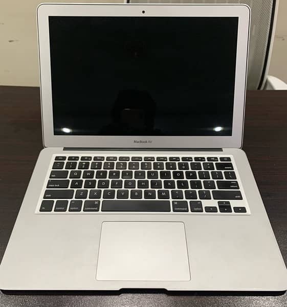 MAC BOOK AIR 13 inch (Early 2014) 1