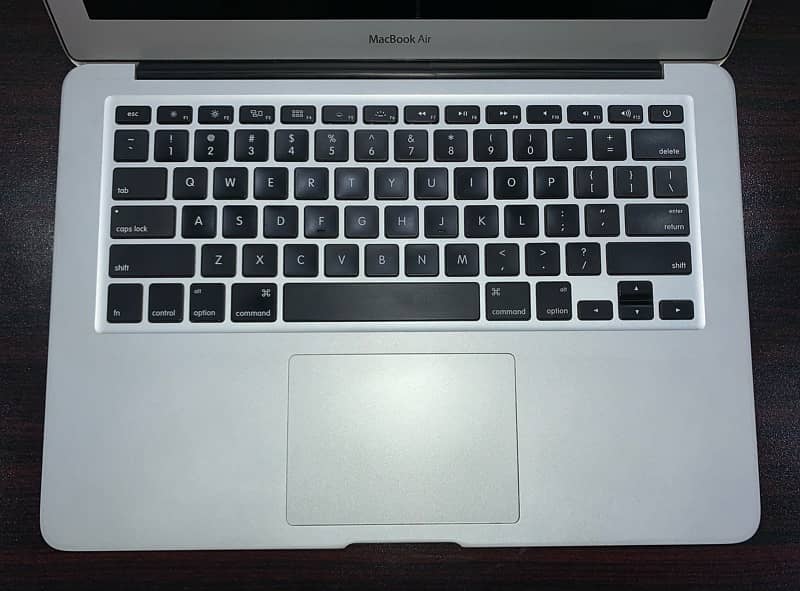 MAC BOOK AIR 13 inch (Early 2014) 2