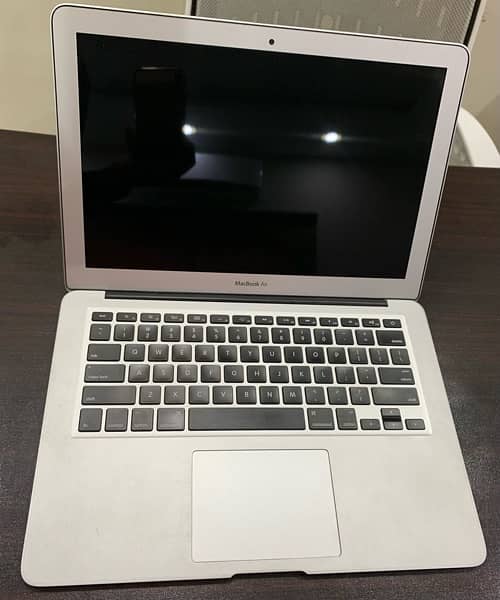 MAC BOOK AIR 13 inch (Early 2014) 3