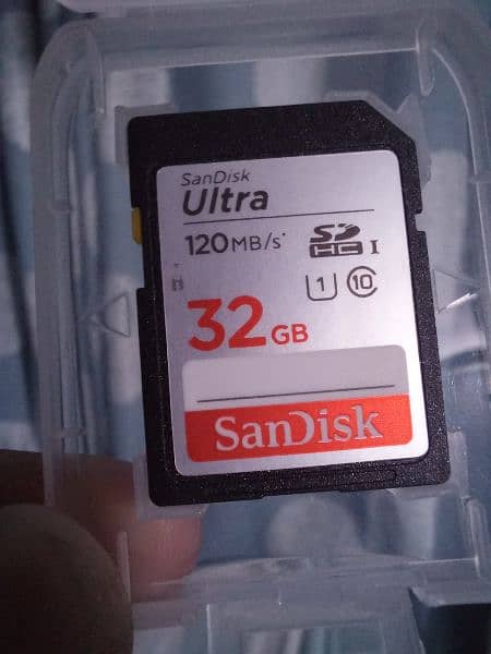 SanDisk 32 GB SD card for Camera 1