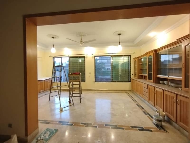 Centrally Located Upper Portion In F-11 Is Available For rent 2