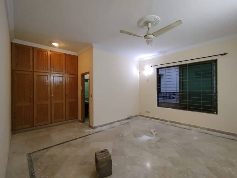 Centrally Located Upper Portion In F-11 Is Available For rent 9