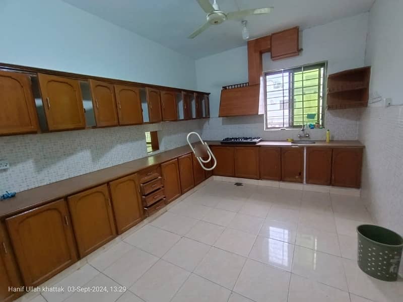 Upper Portion Of 600 Square Yards Is Available For rent In G-10 1