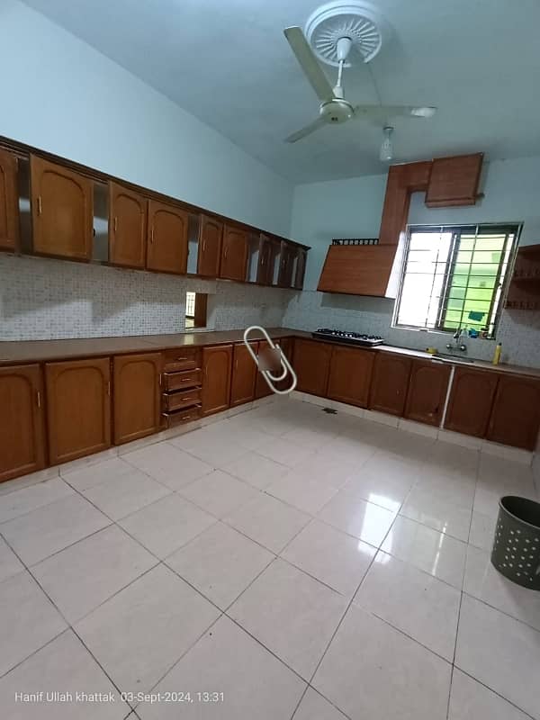 Upper Portion Of 600 Square Yards Is Available For rent In G-10 2