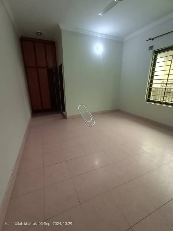 Upper Portion Of 600 Square Yards Is Available For rent In G-10 7