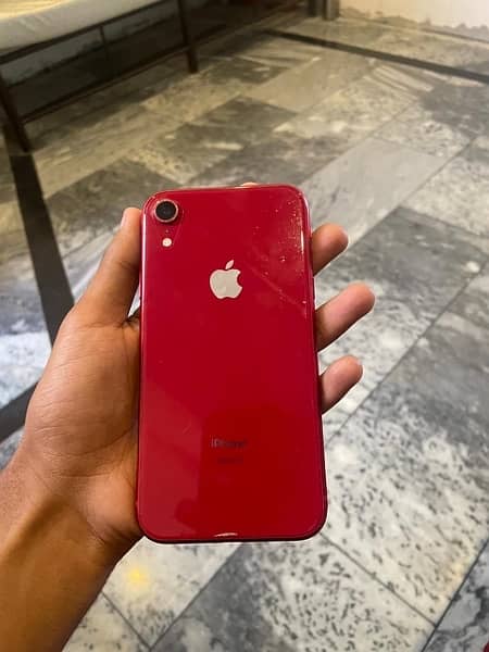 iphone xr with box 1