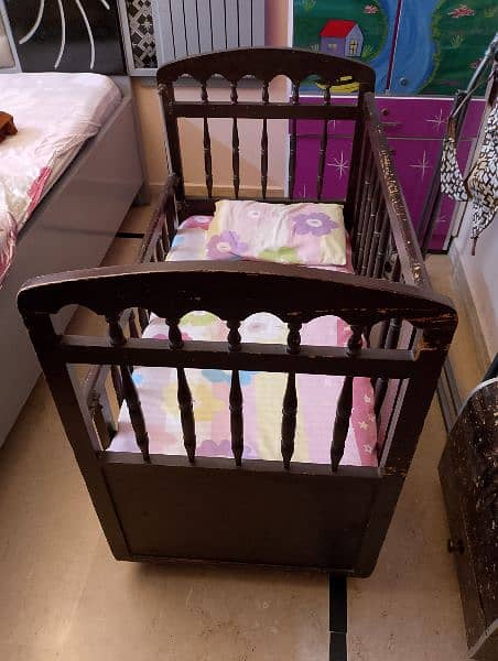 Baby cot 1