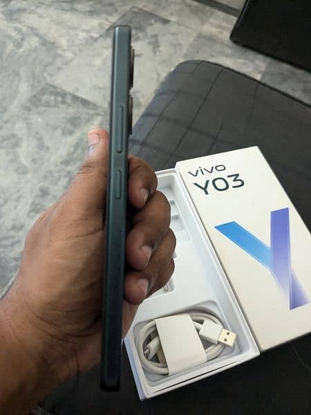 vivo Y03 with box with warranty available 2