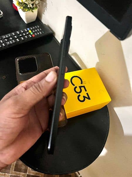 Realme C53 6/128 7