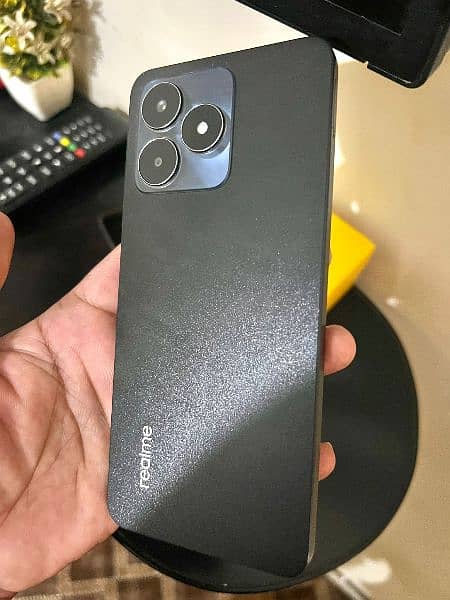 Realme C53 6/128 8