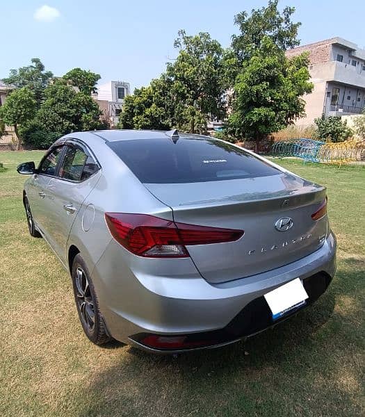 Hyundai Elantra 2023 3