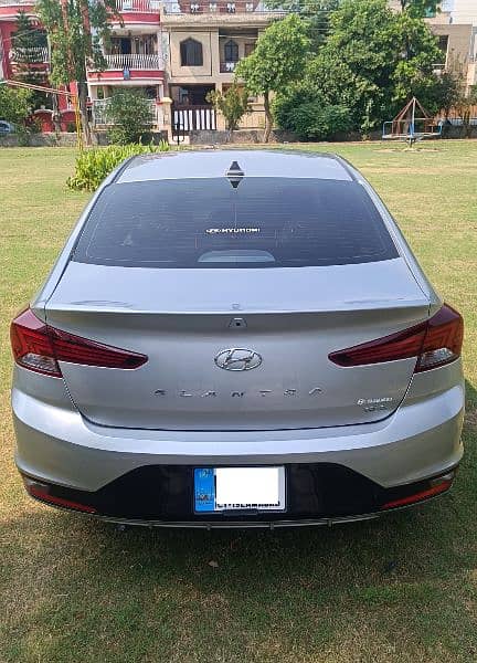 Hyundai Elantra 2023 4