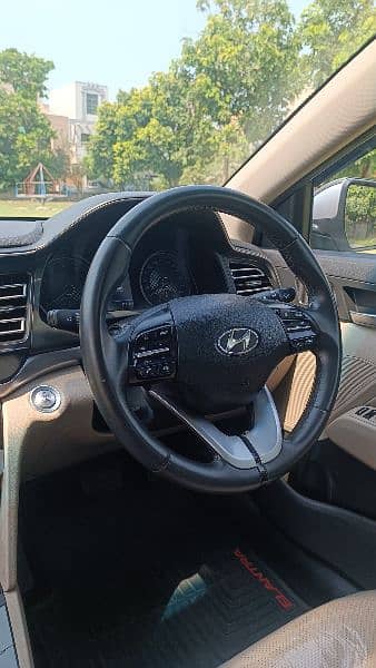 Hyundai Elantra 2023 9