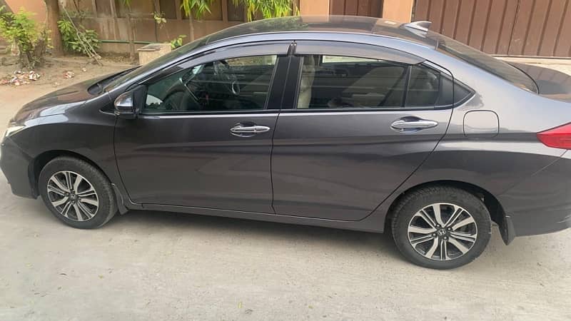 Honda City Aspire 2022 1.5 MT 1