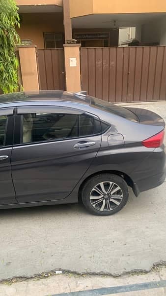 Honda City Aspire 2022 1.5 MT 5