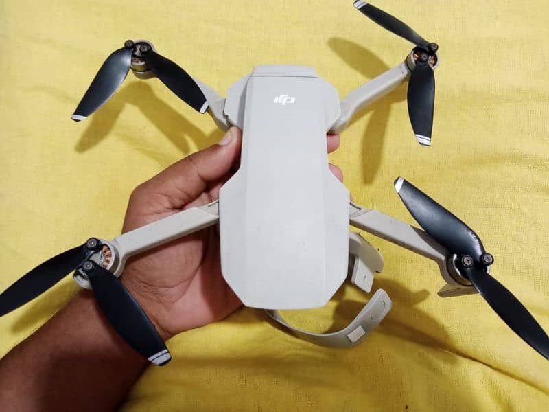 Dron Dji mini 2 3