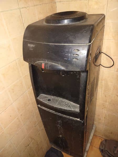 water dispenser in working condition 1