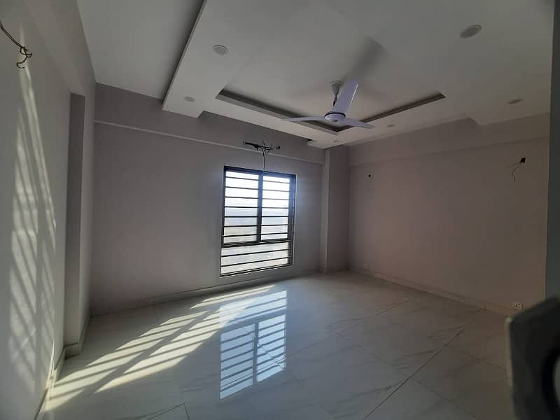 3Bed Dd Flat for rent in Brand new Apartment of Metropolis 13