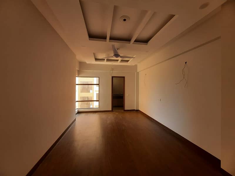 3Bed Dd Flat for rent in Brand new Apartment of Metropolis 15