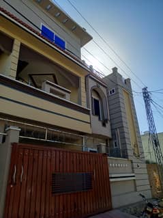 New Triple story 5 Marla Electricity 3 Meter boring water Registry intkal Main Road sy 2 mint 60000 Rent per laga hy Tahir Khan 03115850472