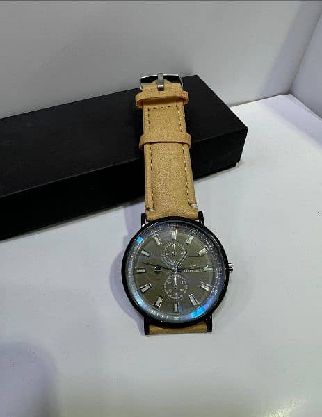 this watch 3 color for leather and best quality design watch 6