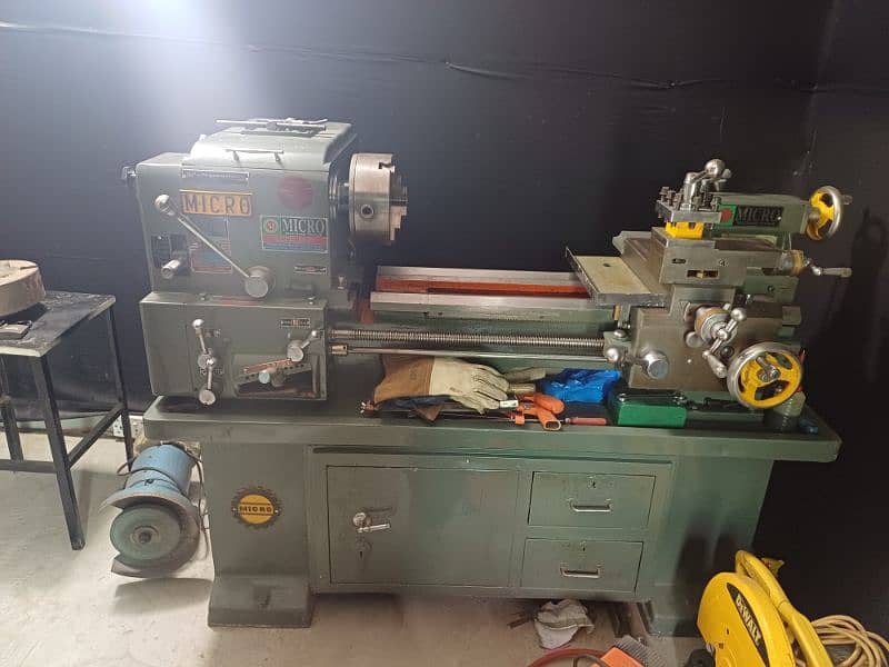 Lathe Machine 4.5 Feet 1