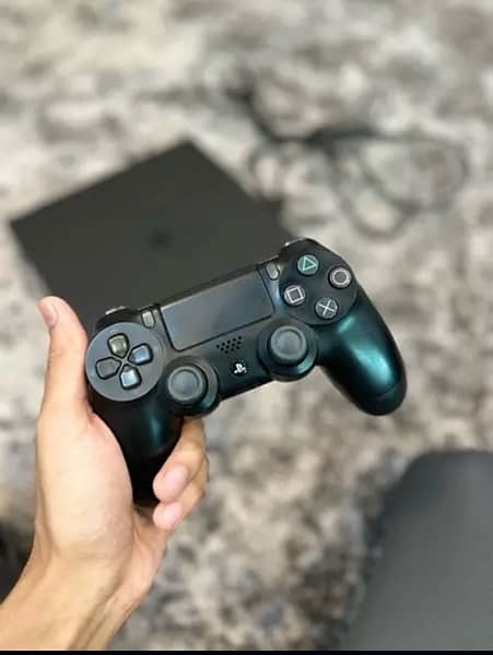 ps4 Slim in mint condition 2