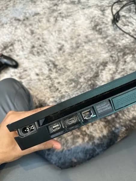 ps4 Slim in mint condition 3