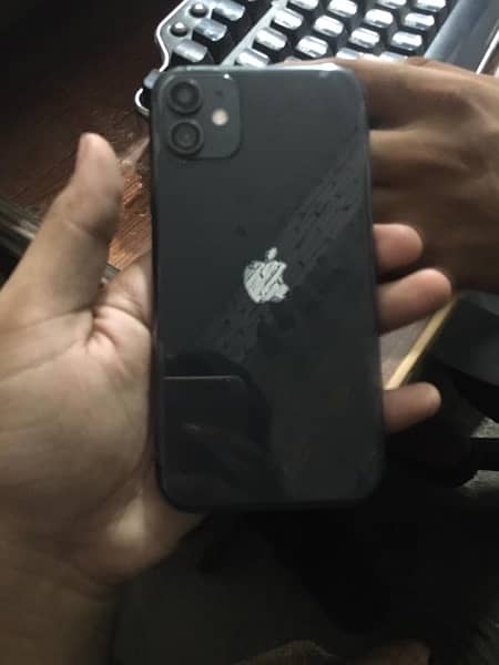 iPhone 11jv 64gb all ok True Tone Face ID sab kuch ok hai 2