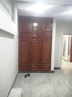 10 bed 9 bath for Hostel G-10 top Location water Boring