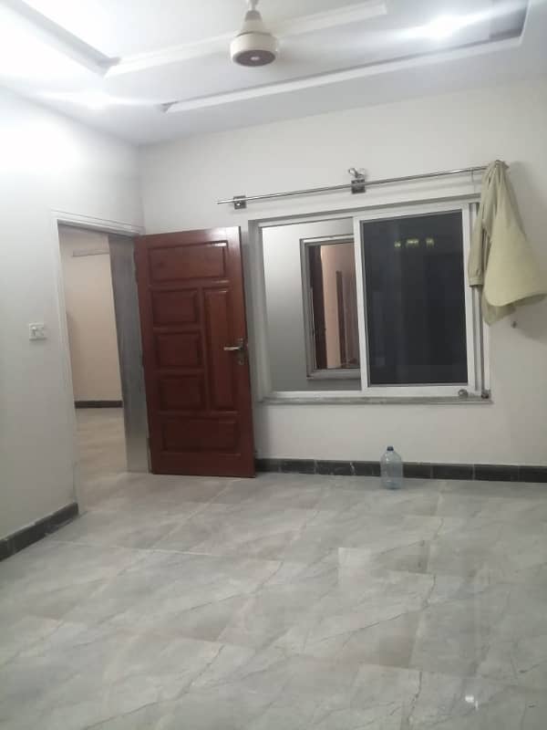 10 bed 9 bath for Hostel G-10 top Location water Boring 6