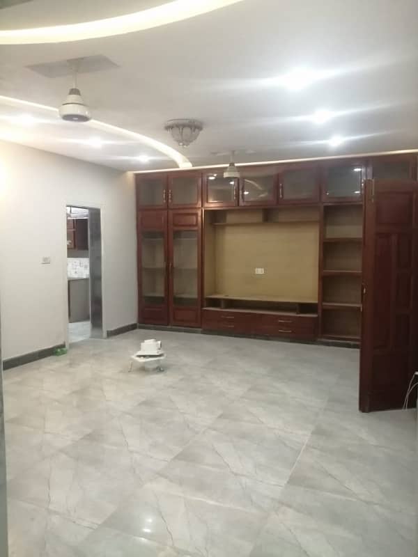 10 bed 9 bath for Hostel G-10 top Location water Boring 12