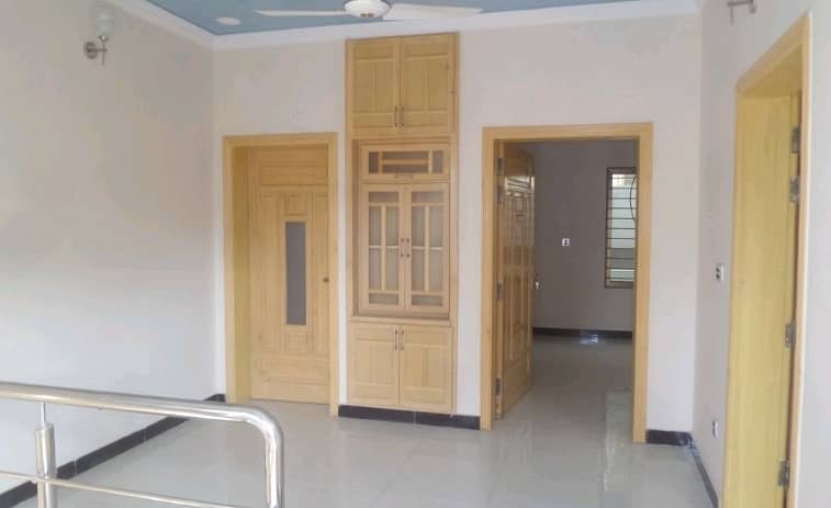 Prime Location 1500 Square Feet House In Central G-9 For sale 2