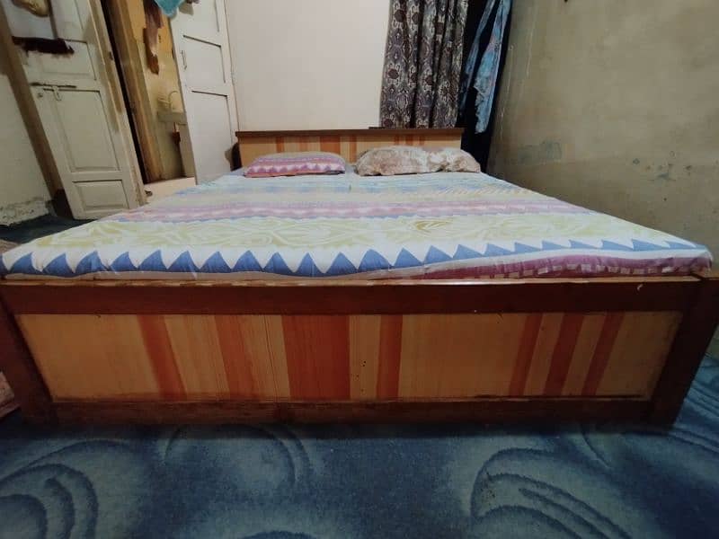 Complete Bedroom Set In Good Condition 1