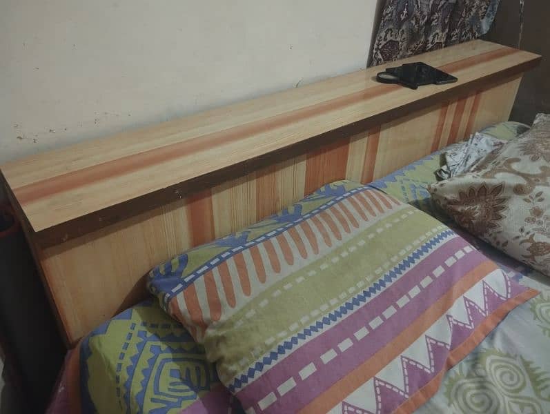 Complete Bedroom Set In Good Condition 2