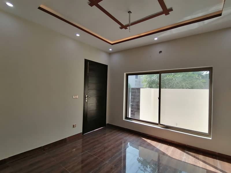 A House Of 10 Marla In Rs. 34500000 1