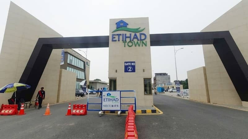 2 Marla Commercial Plot For Sale at Etihad town phase1 Near to McDonald's 2