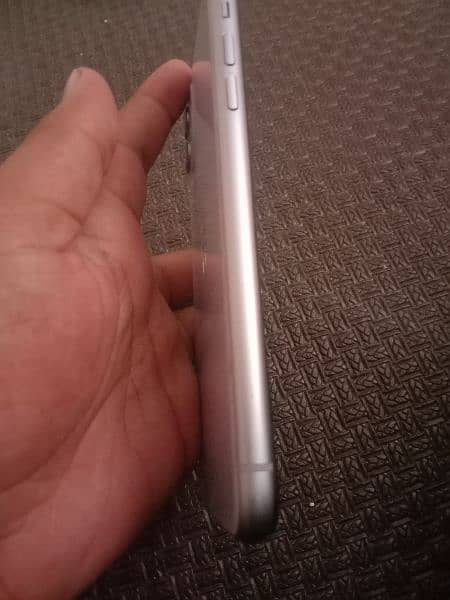 I phone 11 128gb non PTA 4