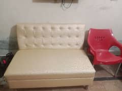 2 Seater Sofa Double MOlTi foam lag Howa Hy or spring bhi lagy hoyee h