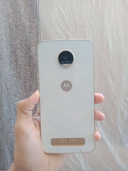 Motorola Z1 Play 6