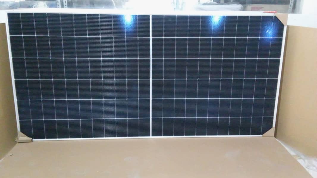 Canadian Solar Panel 575watt N type Bifacial Stock 1